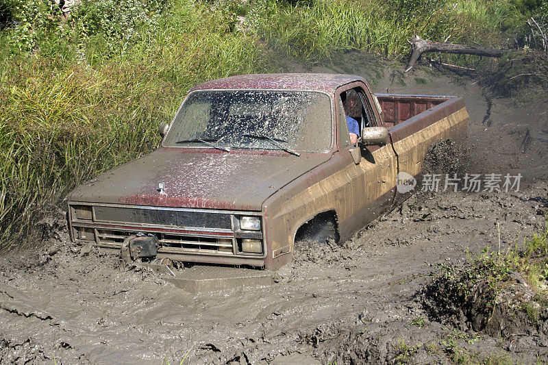 4 x4拾音器越野车